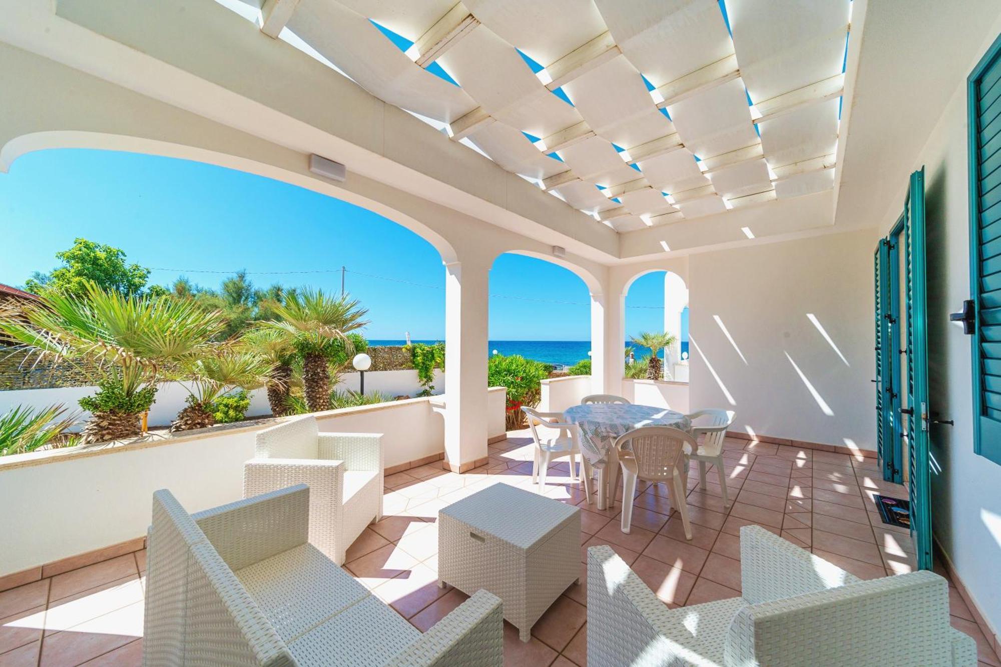 Residence Oasi Sul Mare Torre Suda Ngoại thất bức ảnh