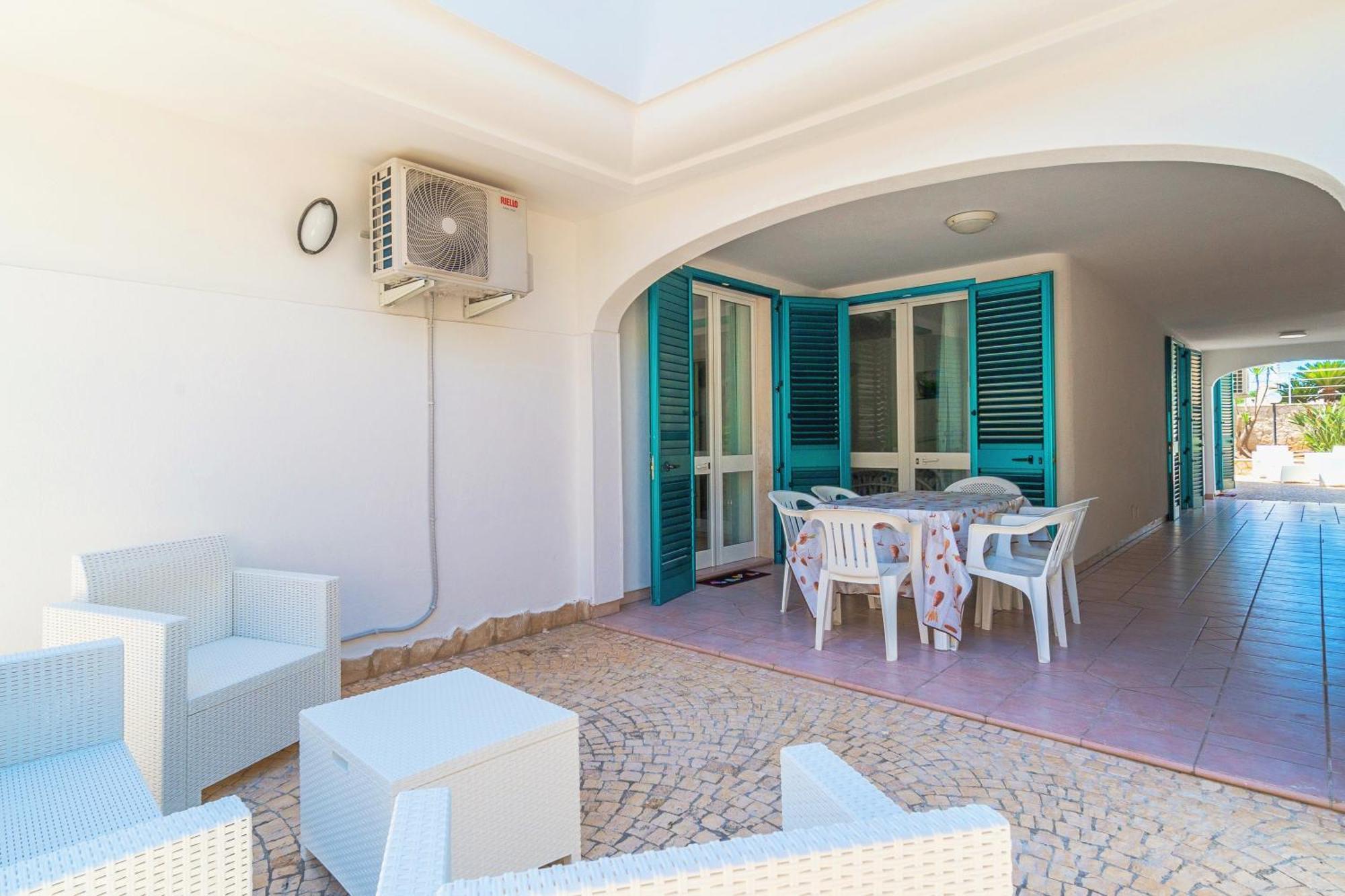 Residence Oasi Sul Mare Torre Suda Ngoại thất bức ảnh